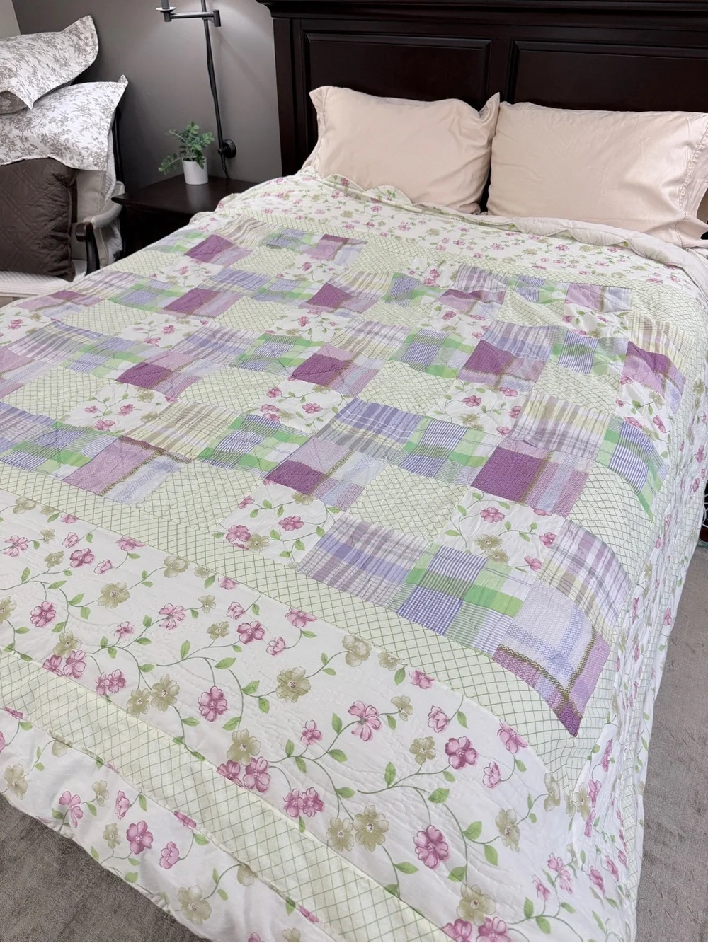 Patchwork Scallop Edge Quilt Purple Green Queen Lightweight